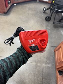 Milwaukee M12 Charger