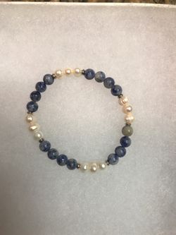 Freshwater pearl and sodalite bracelet