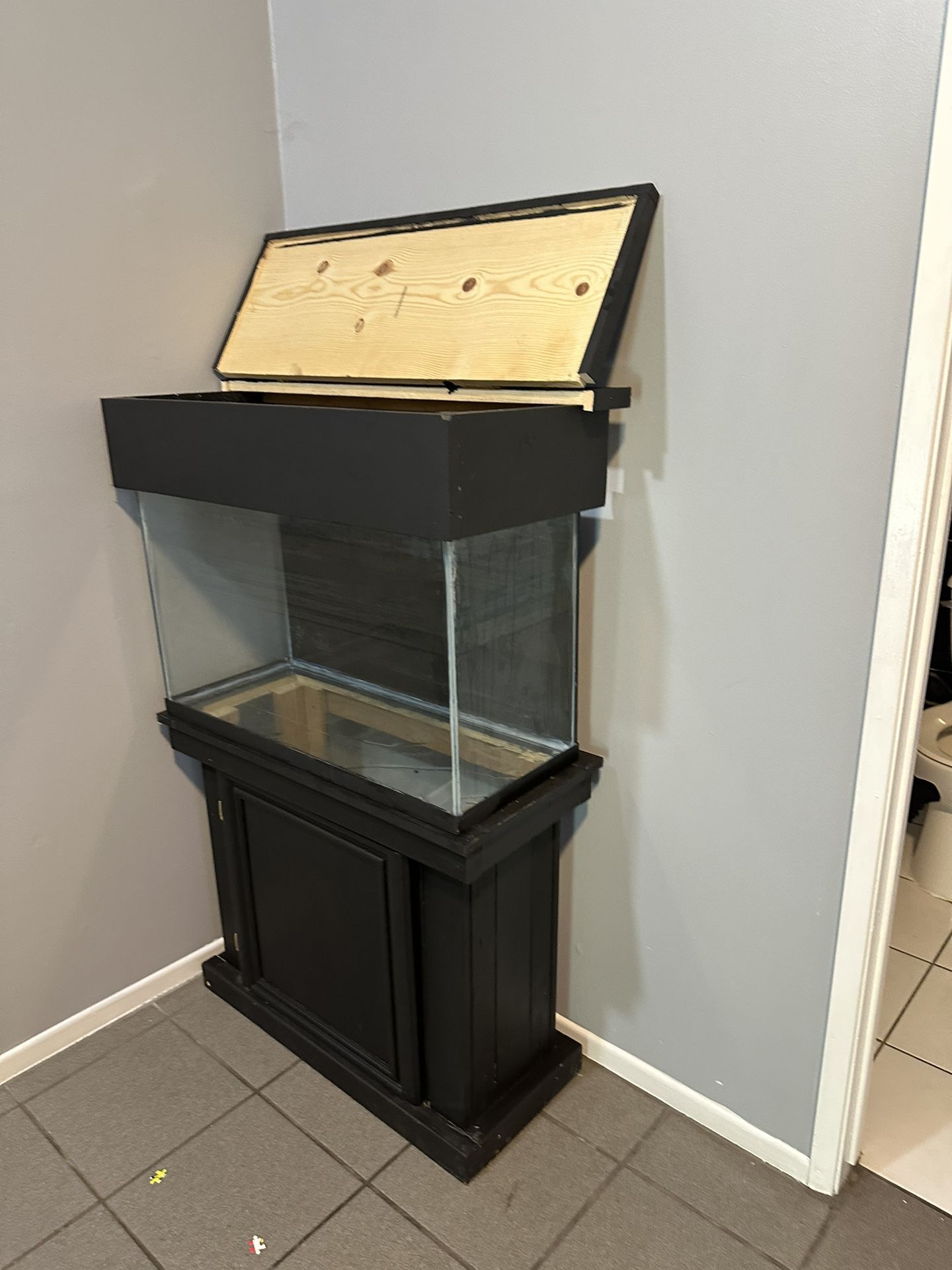 30 Gallon Fish Tank
