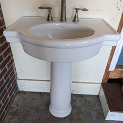 Pedestal Sink
