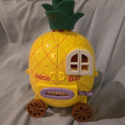 Hello Kitty Dream World Pinnapple Tropical Juice Smoothie Bar