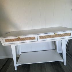 Brand new white Entry way table 