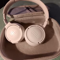 Cordless JBL headphones Wcase & Charger 