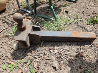 Heavy-Duty Trailer Hitch / Tow Hitch Receiver