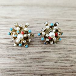 Vintage Cluster Brust Earrings. 1960s 