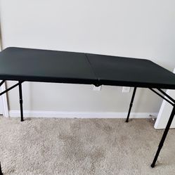 Adjustable Folding Table (40L*20W)