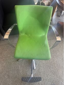 Salon chair