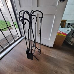Fireplace tool set