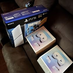 PS5 Digital , 2 Meta Quest 3s