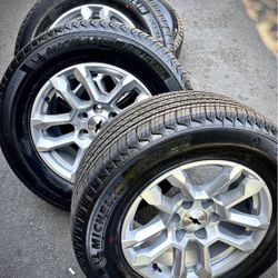 New 18" Inch Oem Chevy Silverado Tahoe Suburban Wheels Rims 6x139.7 6x5.5 Michelin 265/65/18 Hablo Español