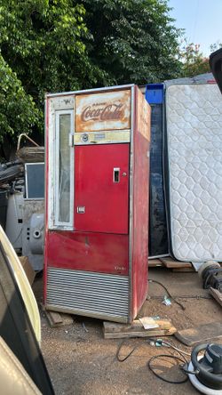 1960’s COCA-COLA BOTTLE MACHINE BY VENDO