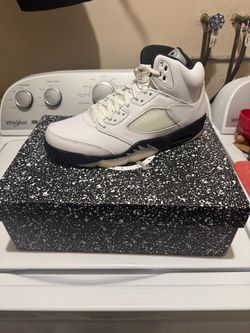 Retro 5 Reverse Metallic ( Brand New)