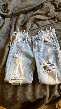 Ladies Torn Straight Fit High rise jeans