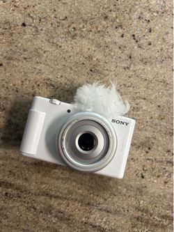 Sony - ZV-1F Vlog Camera