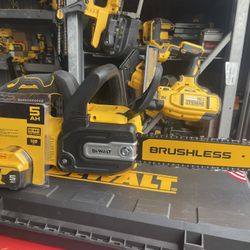 Dewalt Chainsaw And 5ah Battery 
