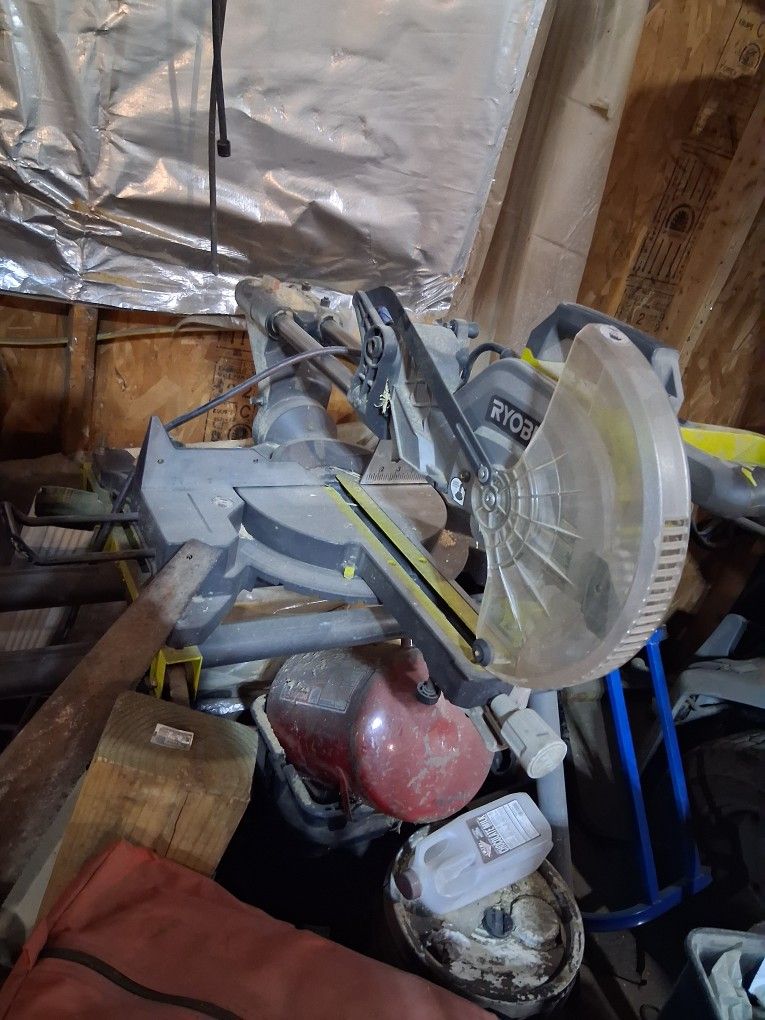 Sliding Table Saw With Stand