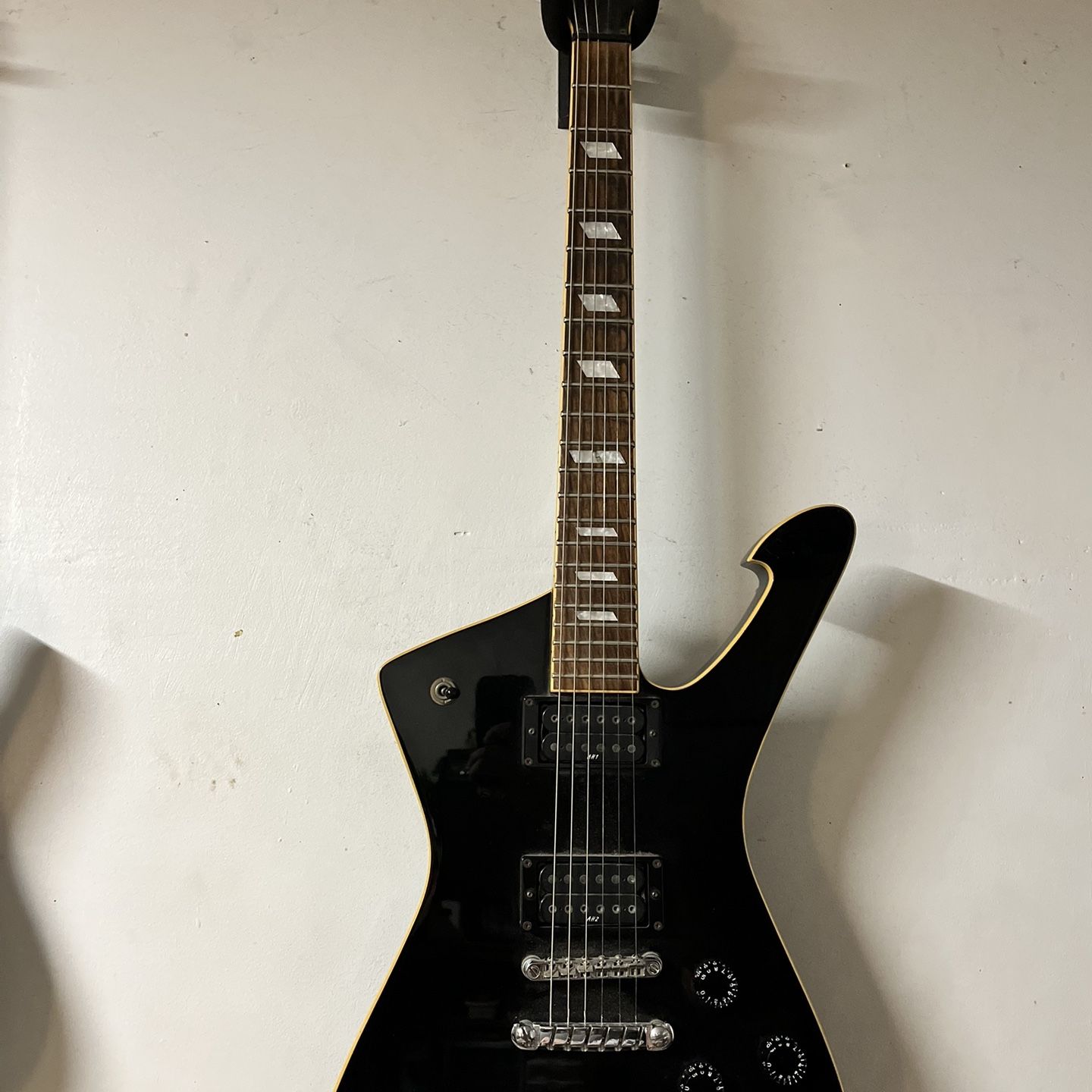 Ibanez Iceman Ic400 for Sale in Long Beach, CA - OfferUp