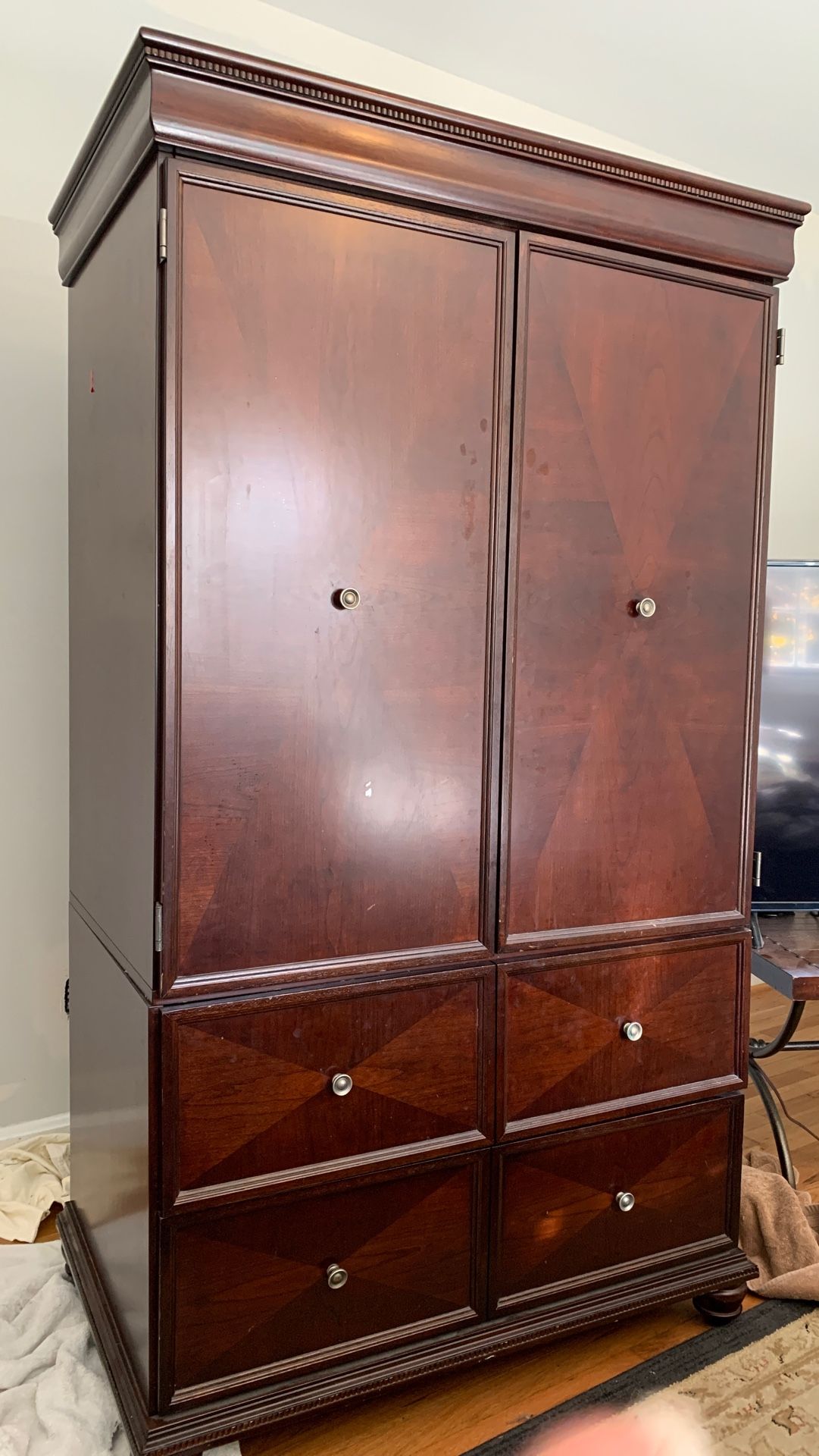 Bombay Company armoire/dresserFREE for Sale in Alexandria, VA OfferUp