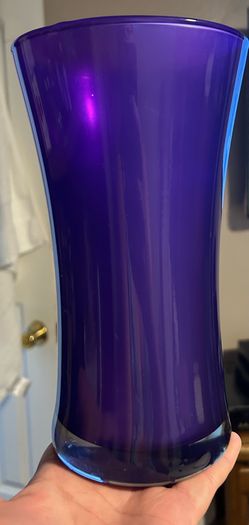 Beautiful Heavy duty hand blown 9-inch purple opaque glass vase