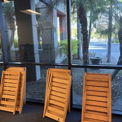 33 Light wooden chairs