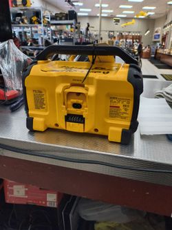 DeWalt Bluetooth speaker model DCR 010