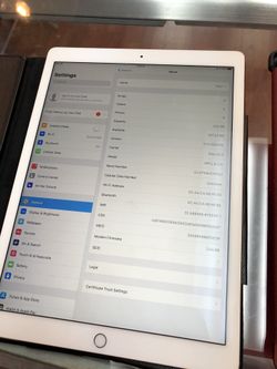 IPad Pro 12.9 512gb gold Celluar + WiFi New condition