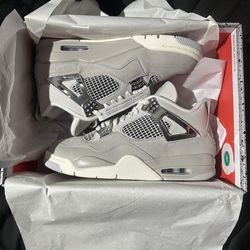 New Air Jordan 4 Retro Frozen Moments