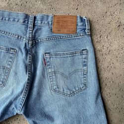 VINTAGE LEVI JEANS 