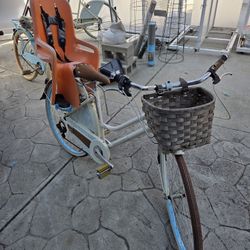Main Street European Dutch Style White Cream Bicycle With Thule Child Seat Shimano Brakes