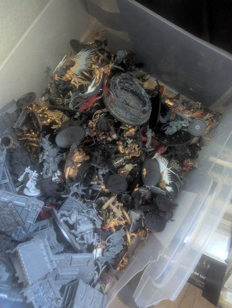 Warhammer Age Of Sigmar Armies and Warcry Set