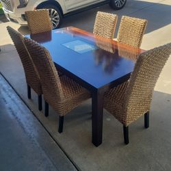 Dinning Toom Table & Chairs