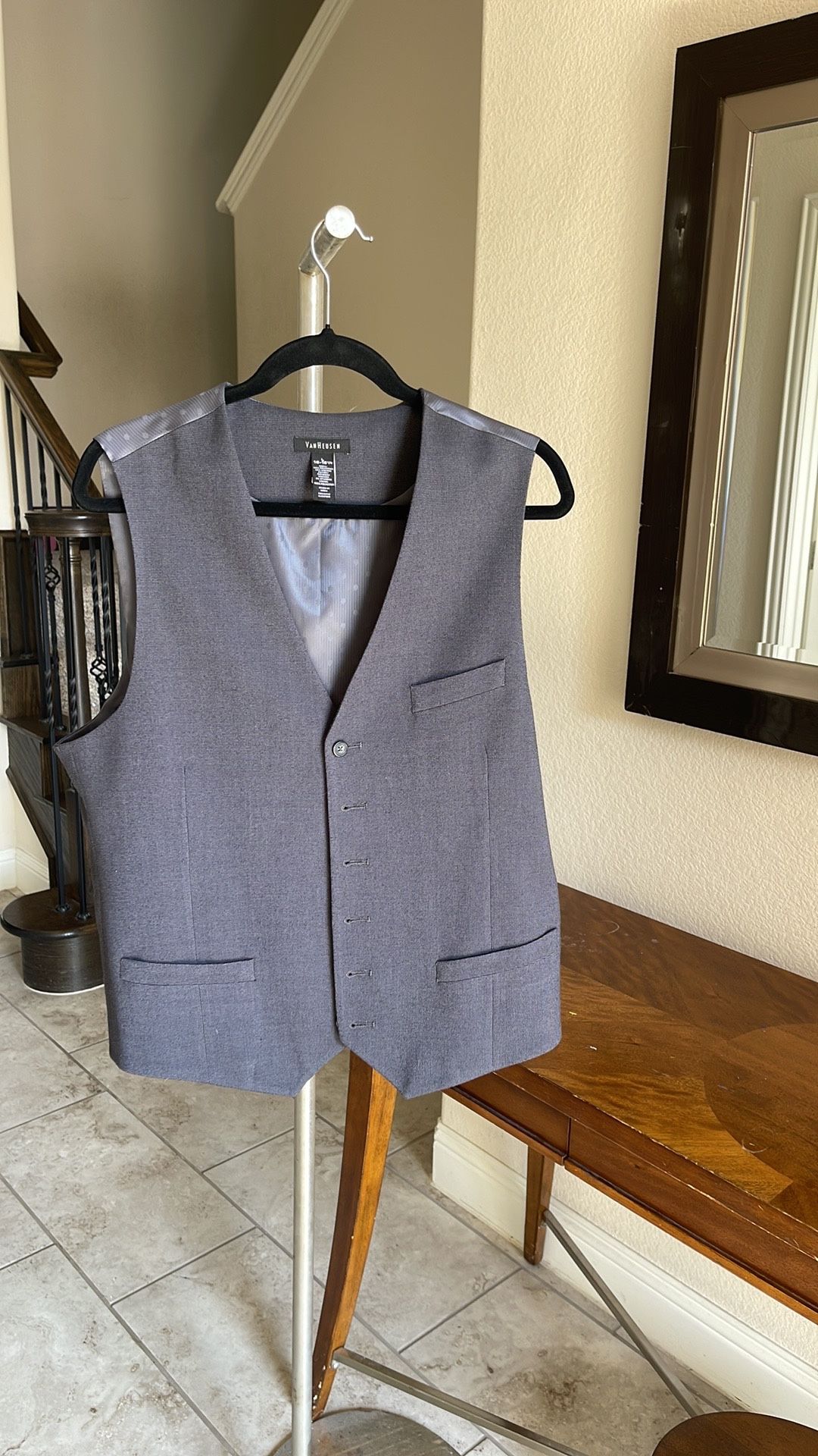 VAN HEUSEN Men's Suit Separates Black Suit Vest MSRP $80 Size Large16  ()