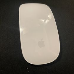 Apple Magic Mouse: White (Great Condition) 