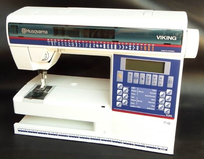 Husqvarna Viking Lily 35 Sewing Machine