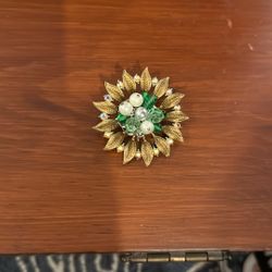 1960 Wreath Brooch