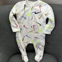 Nike swoosh micro fleece footie size newborn