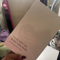 Qure micro-infusion facial system for wrinkles 