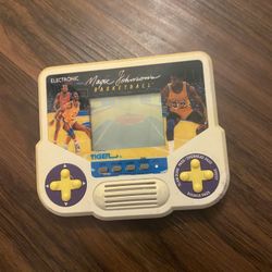 Tiger Electronics Magic Johnson Basketball Game 1992