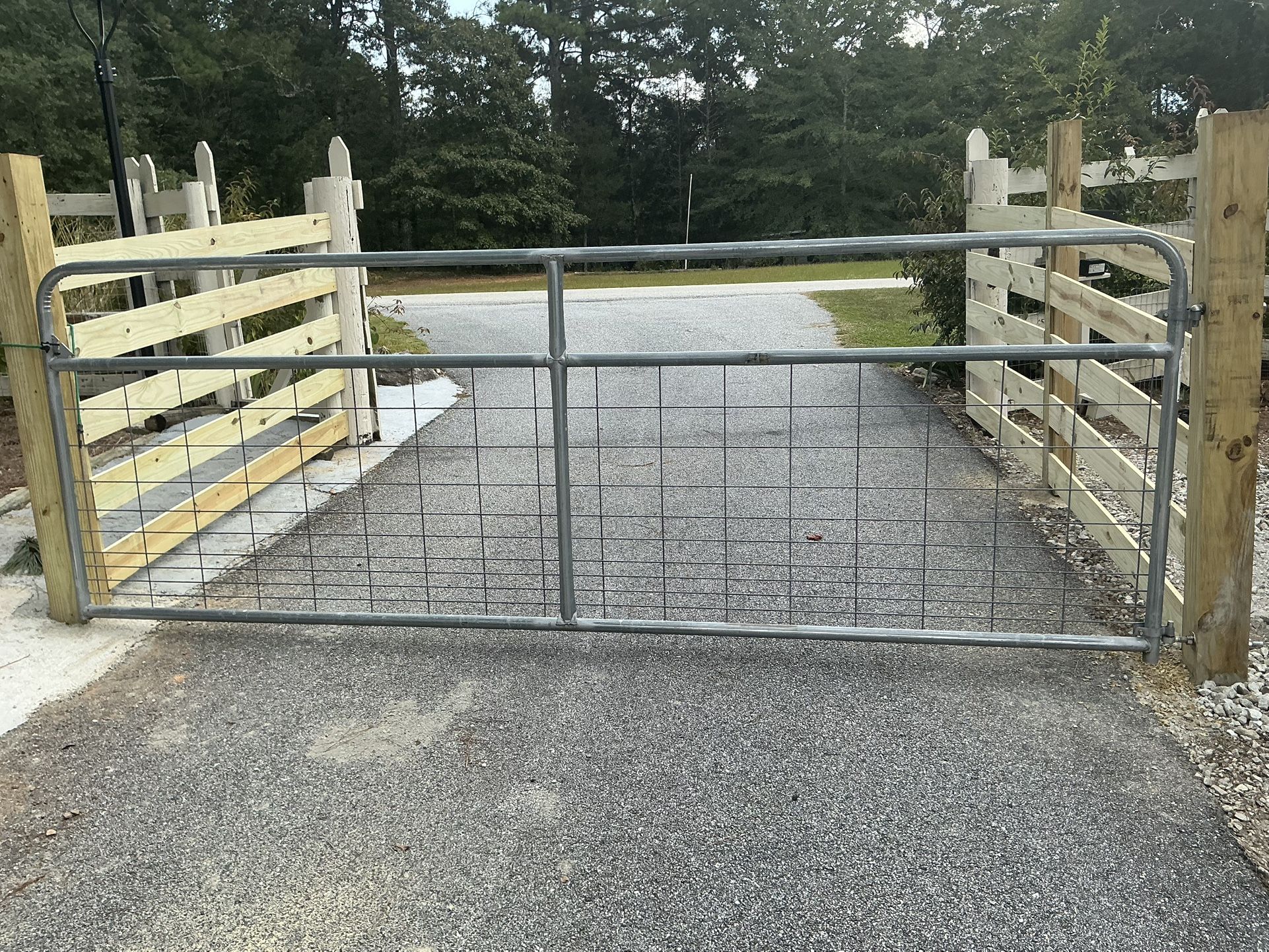 Metal Gate