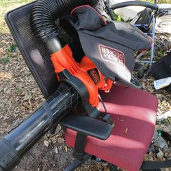 NICE BLACK AND DECKER LEAF VACUUM 