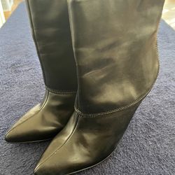 Womans black heeled boots size 6 lmpo