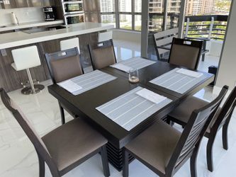Dining Room Table and 6 Chairs from Jordan’s Furniture