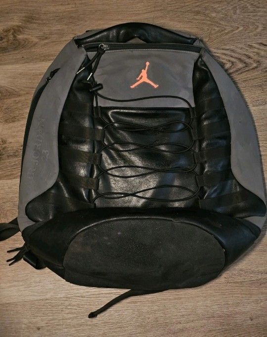 NIKE AIR JORDAN RETRO Gray/Black/Orange Backpack 9A0037-G3X Sz LARGE