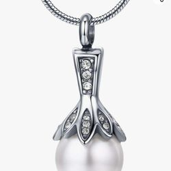 Cremation Ashes Pearl Necklace