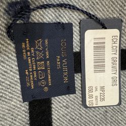 BRAND NEW LOUIS VITTON SCARF NEVER WORN