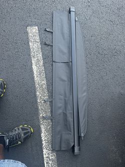 RAV4 RETRACTABLE CARGO COVER
