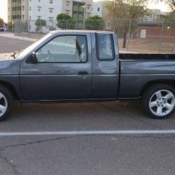 NISSAN PICKUP 1997