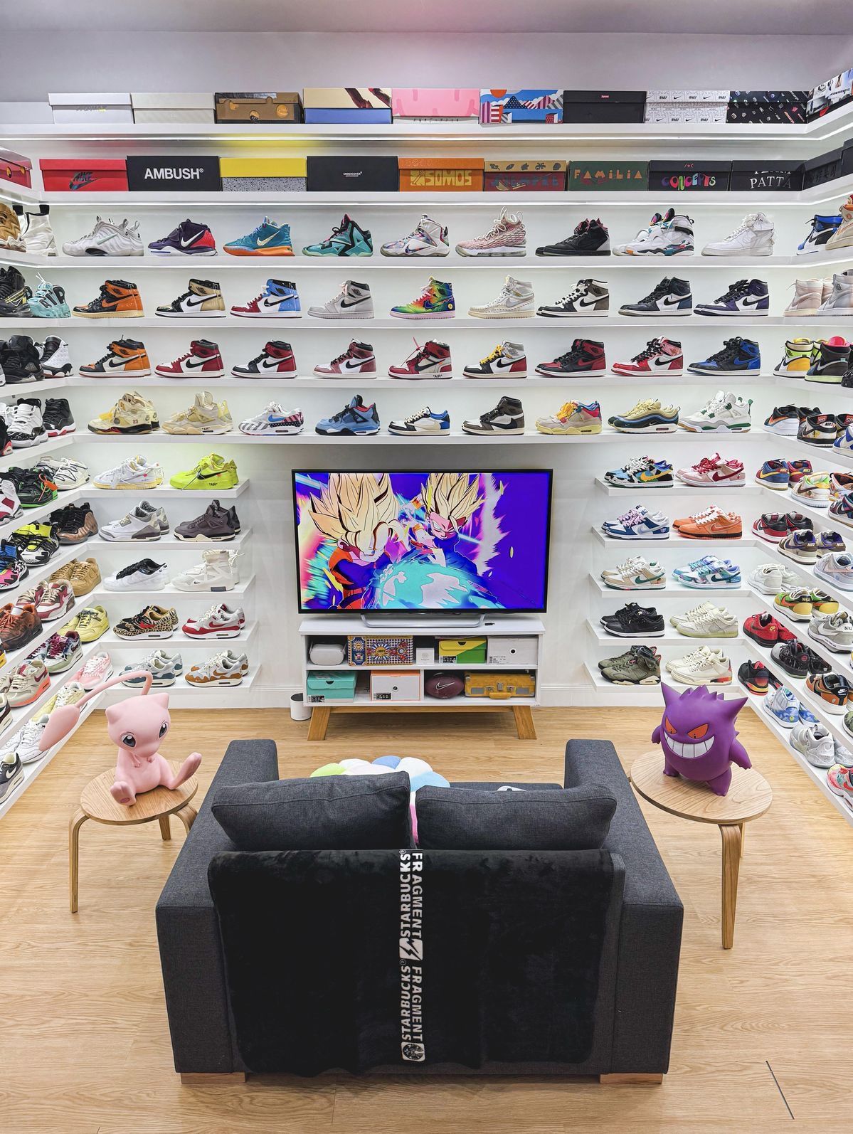 Buying Sell Me Ur Shoes