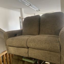 POWER RECLINING LOVESEAT