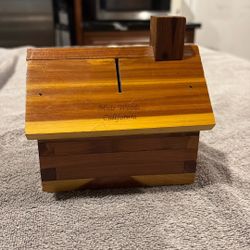 Wood Log Cabin Coin Bank